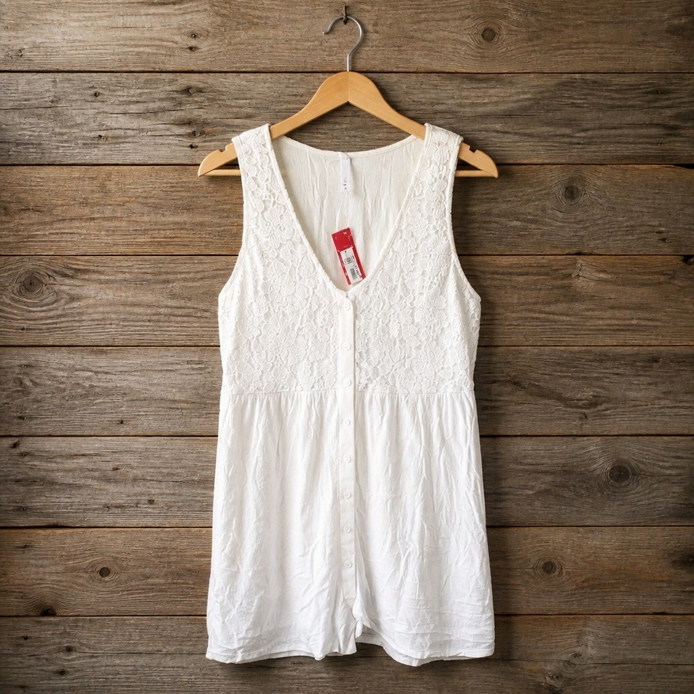 Xhilaration XL White Lace V-Neck Button Front Sleeveless Tank Top NWT